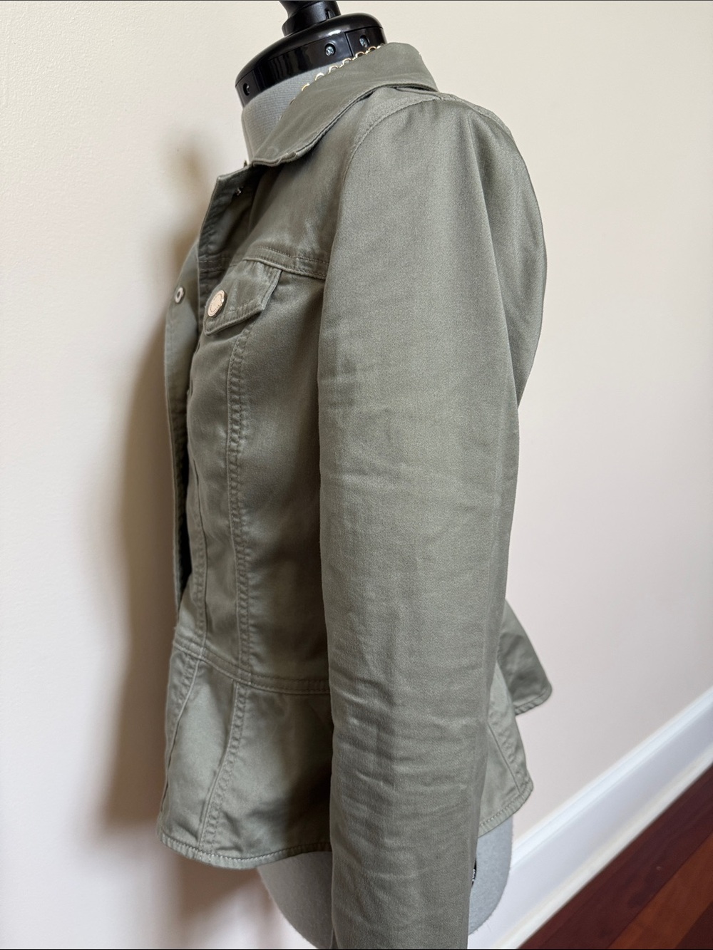 White House Black Market Olive Green Tailored Jean Jacket size6 - Picture 3 of 7